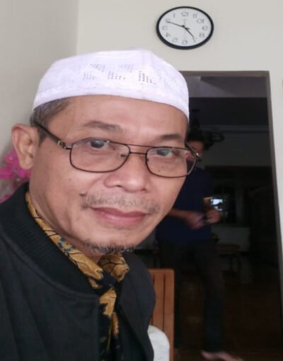 ustadz asnawi pondok pesantren al mumtaza 400x510